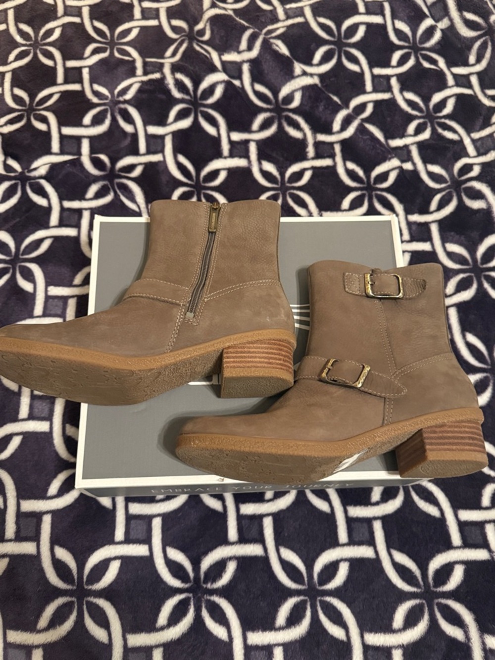 Dansko Delphine Nubuck Suede Boots Women’s - Picture 2 of 13
